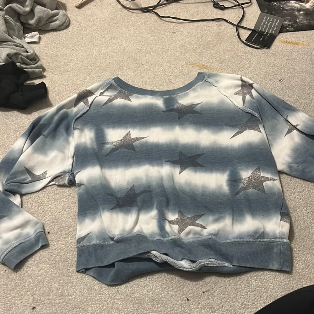 vintage Havana, white and blue starred crewneck sweatshirt